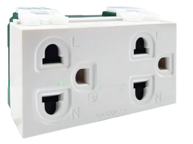 เต้ารับเดี่ยวมีกราวด์ ขนาด 3 ช่อง 16A 250V NN-P601 ขาว NANO