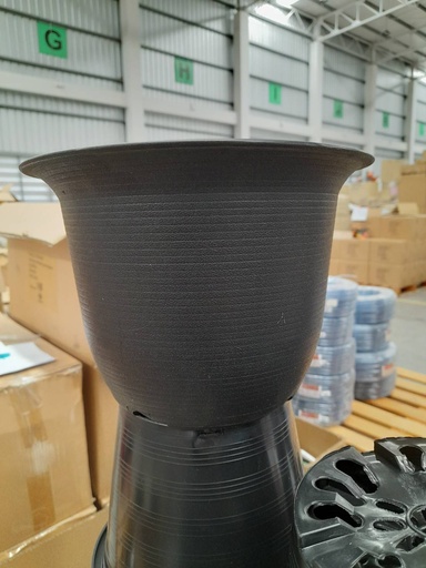 [1001152] กระถาง บัว 9" PVC สีดำ